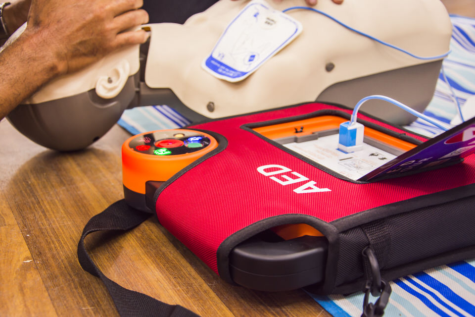 cpr with aed training and blur background